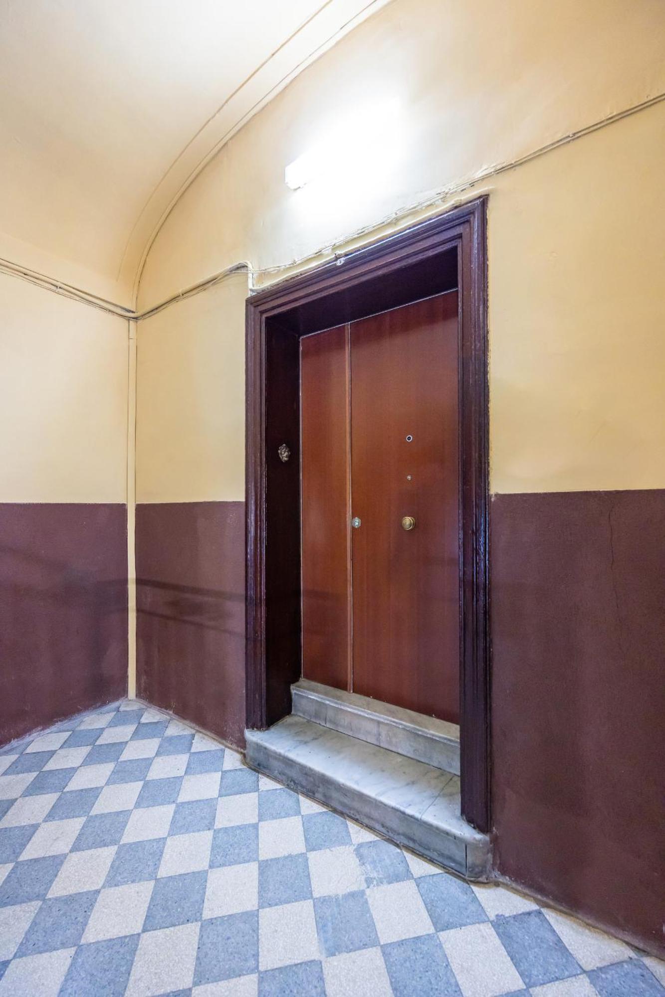 Via Milano Central Station Apartment Napoli Bagian luar foto